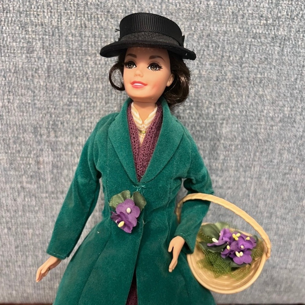 Barbie Eliza Doolittle My Fair Lady Doll 1995 Flower Girl Green Coat Skirt 15497 - Picture 2 of 14
